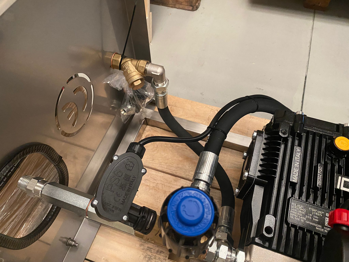 MW15:20 Stainless Steel Wall Mount Washer